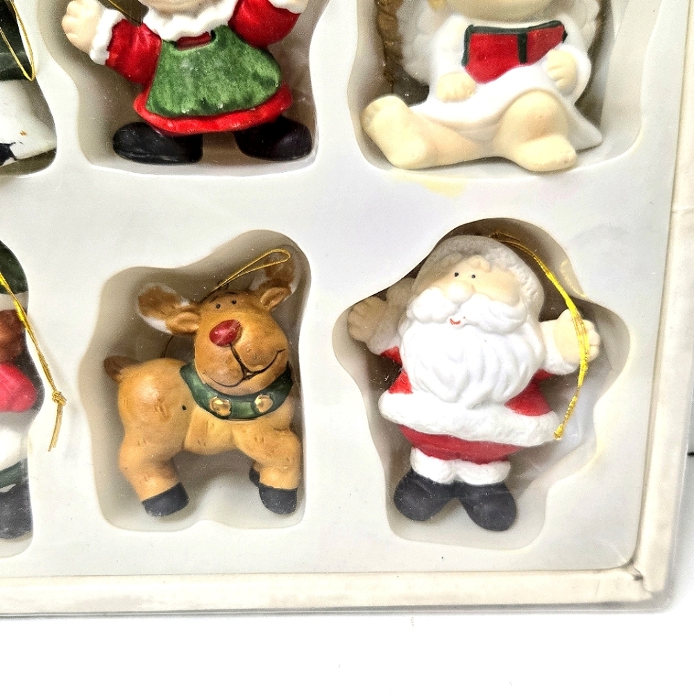 Holiday Classics 24-piece Christmas Ornament Set. - Picture 9 of 12